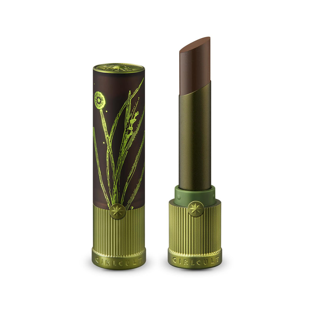 GIRLCULT lipstick front packaging showing brand and shade, clear product identity and appeal