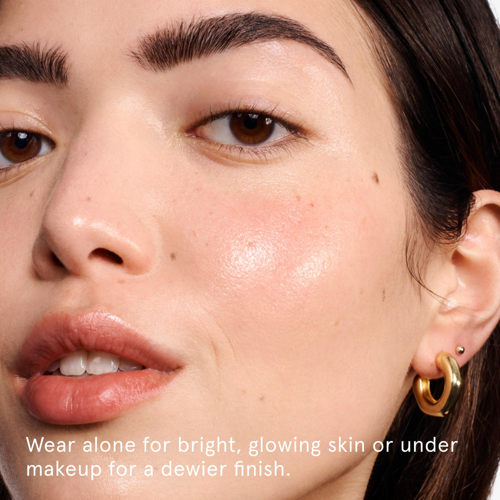 Glossier Futuredew gel-oil texture close-up for visible luminosity