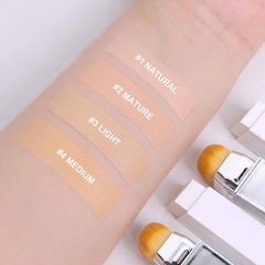 GLSFACE lifestyle shot in a bag with mirror for quick on-the-go touch-ups