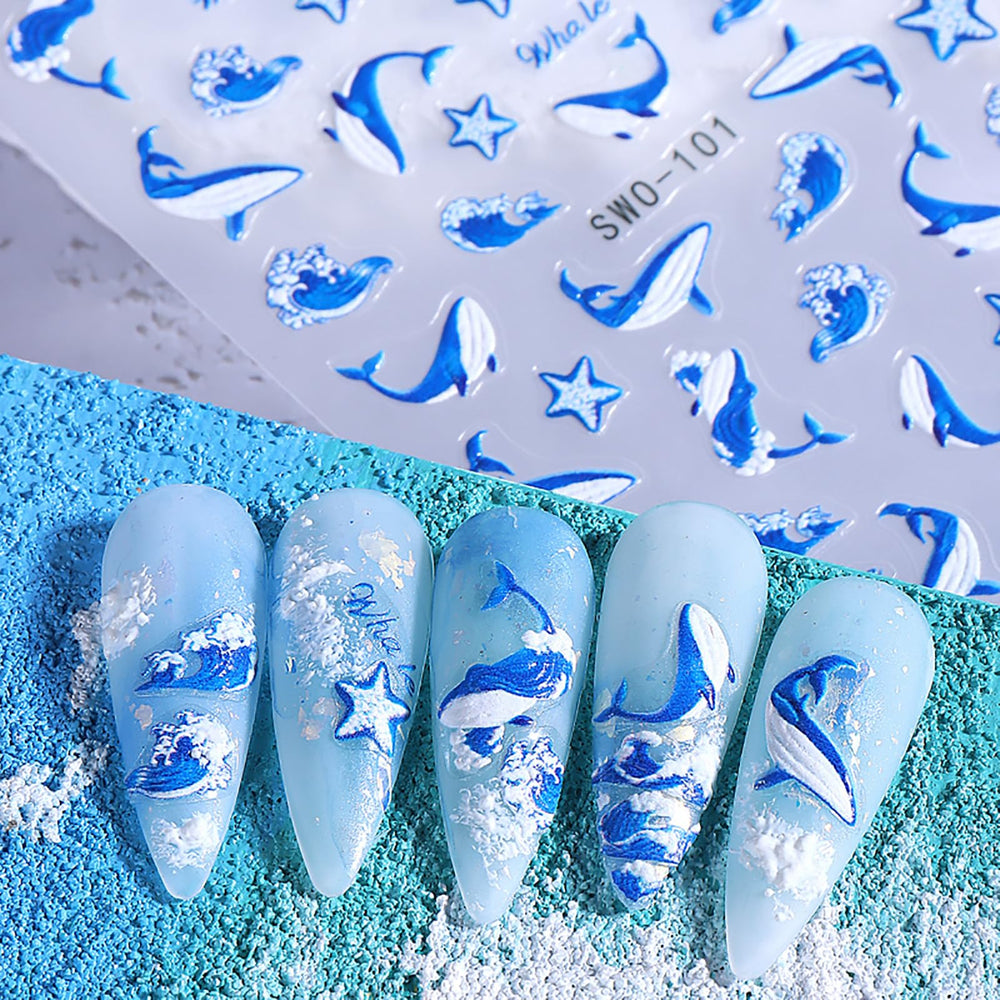 GRITOSE finished beach manicure worn outdoors for stylish summer nails