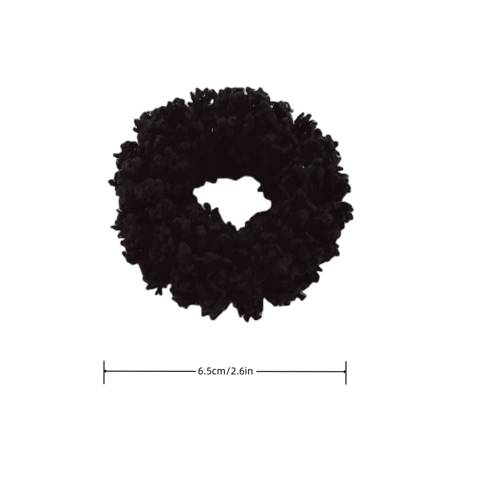 Grutyopkn model tying ponytail showing strong hold and comfort
