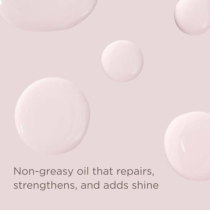 Hairitage applied to damp curly hair improving detangling and definition
