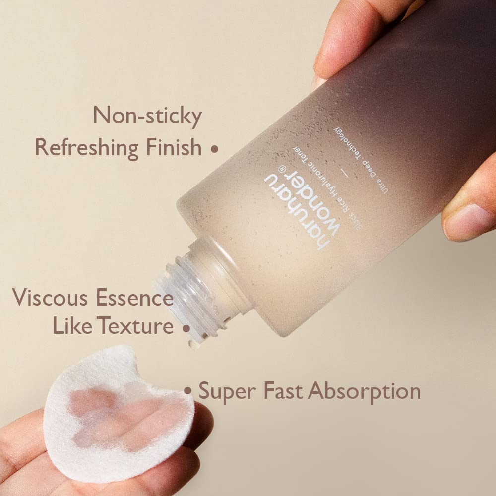 HARUHARU toner texture pouring from bottle, demonstrating lightweight absorbency