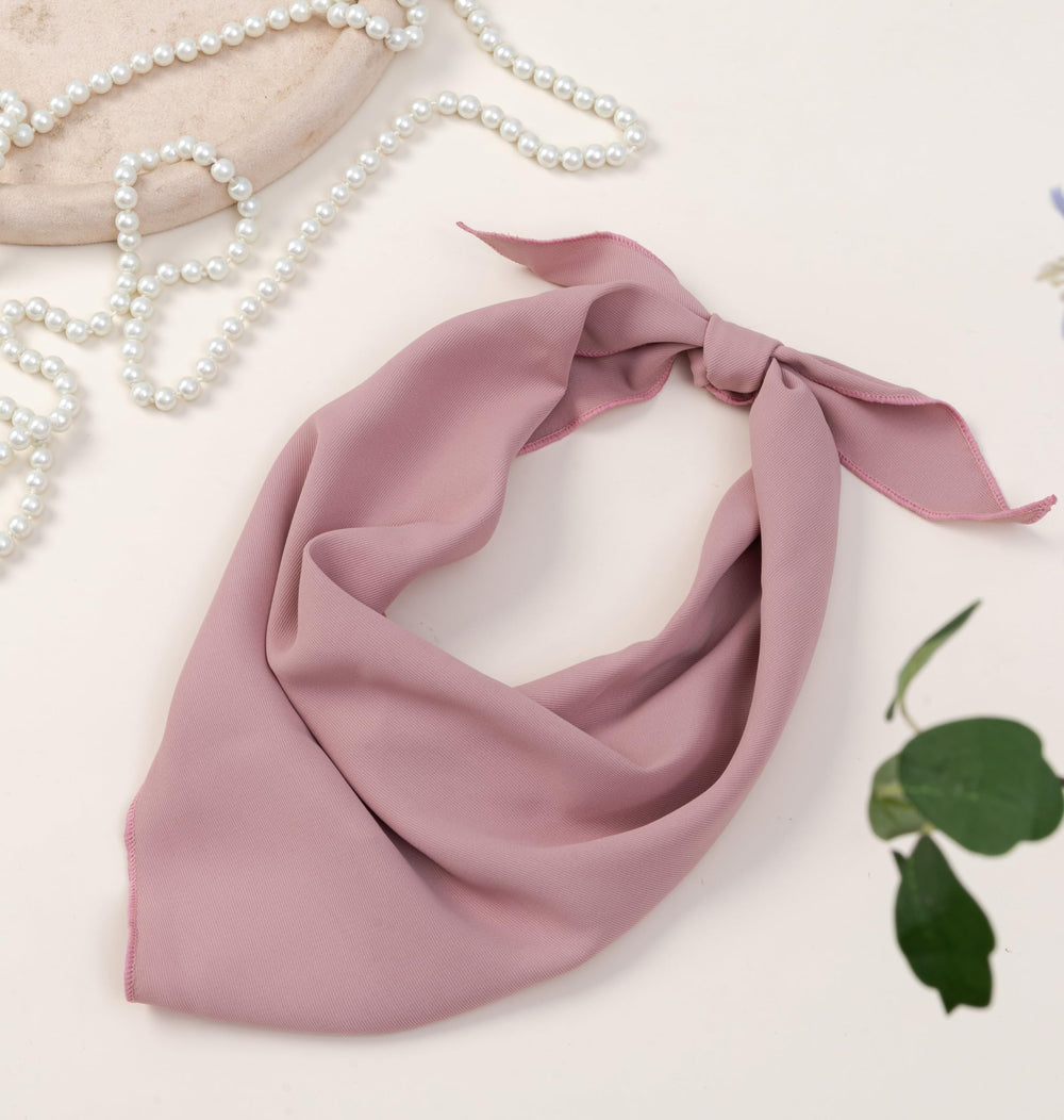 HBselect bandana in outdoor lifestyle scene adding casual flair