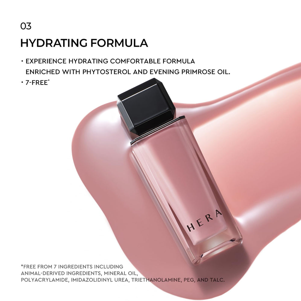 HERA FELIX size comparison in hand illustrating compact 0.17 oz portability