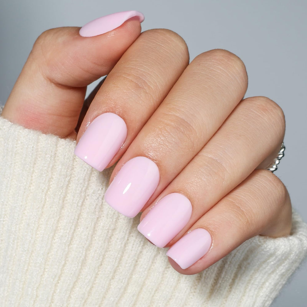 Herlight close-up of glossy nail surface showing smooth shine and salon finish benefit