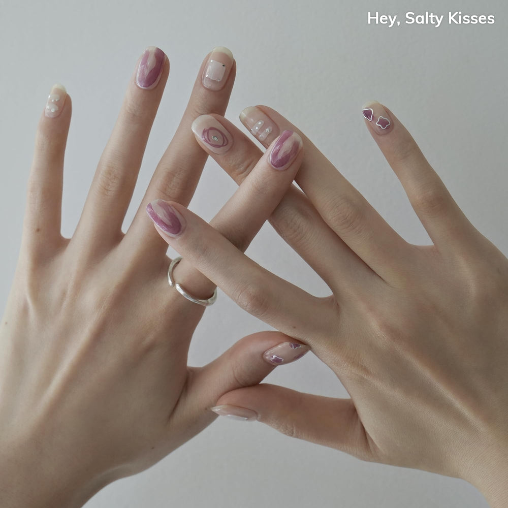 heyhae size comparison strip on nail illustrating fit and natural curve benefit