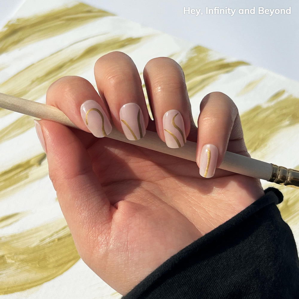 heyhae close-up of one strip highlighting gold line detail and smooth finish