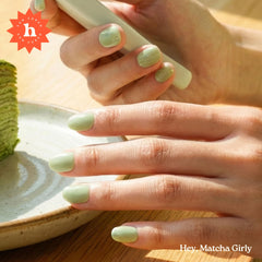 heyhae strip texture showing glossy gel finish for salon-quality shine