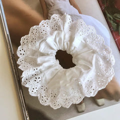 Heyiminy satin inner texture closeup showing smooth fabric that reduces hair friction