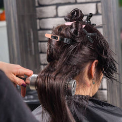 HH&LL clip with wiped surface after coloring benefit: easy to clean durability