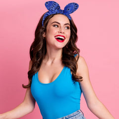 Hicarer headband styled with a summer outfit showing retro look and outfit enhancement