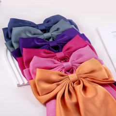 hisial wrapped set presented as a gift, attractive and ready to give