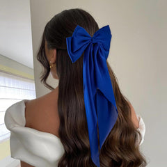 hisial royalblue clip detail metal spring demonstrating secure hair hold