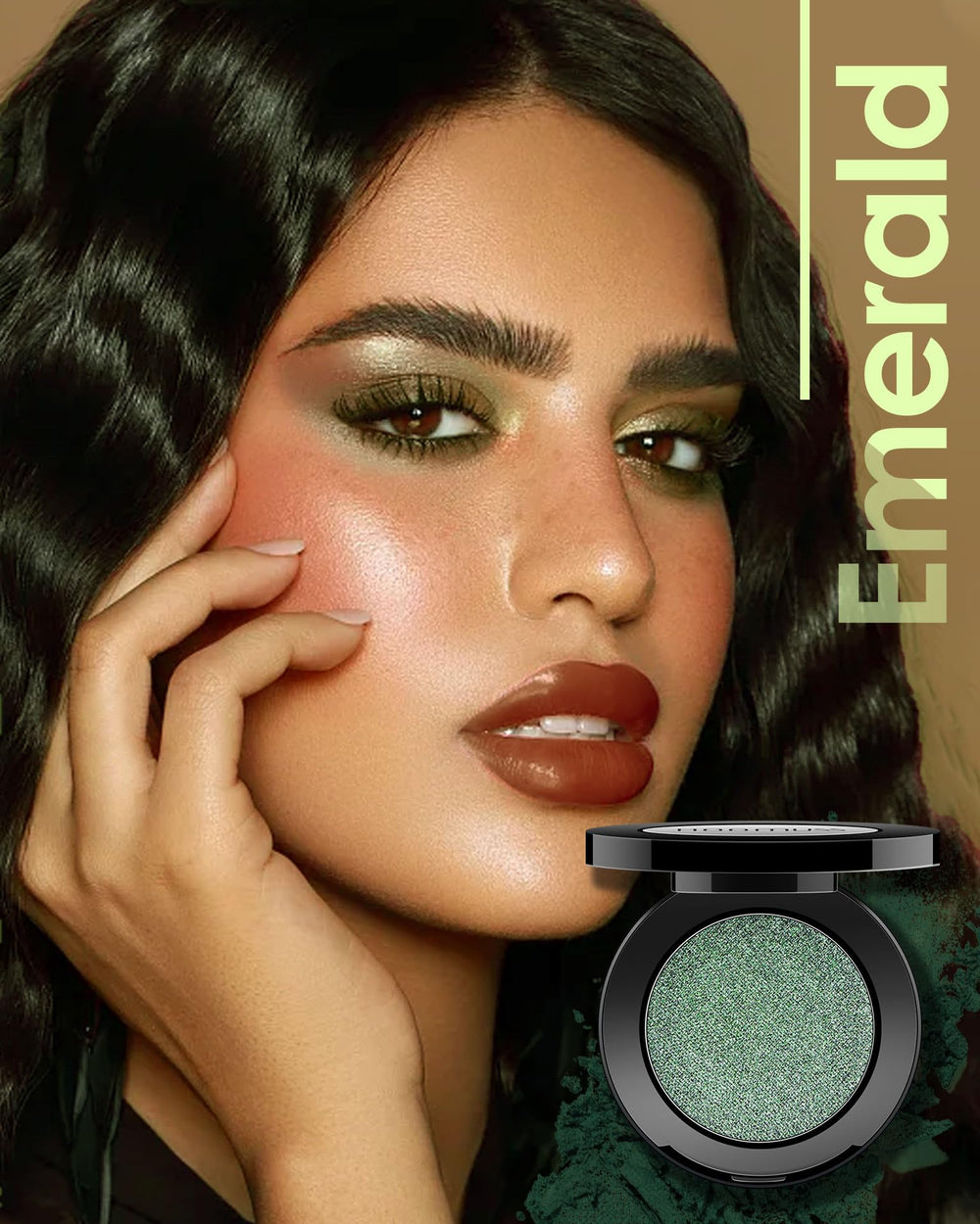 HOOMUSS emerald single pan close-up showing rich pigment and smooth texture benefit easy packing