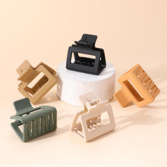 hq-site side profile of an open clip benefit: sturdy spring action and ease of use