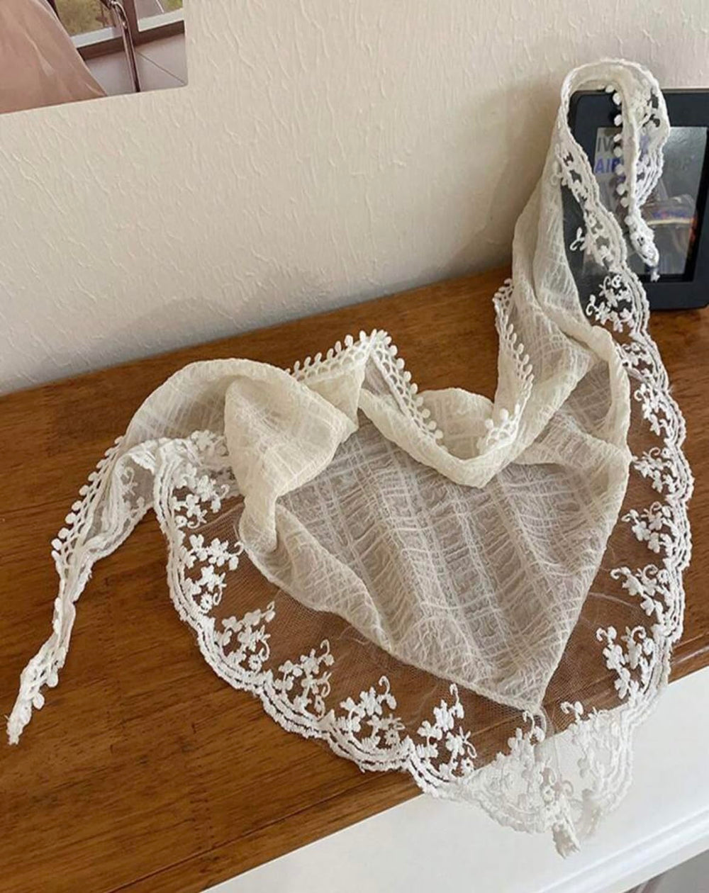 Huachi lace cutout close-up revealing delicate floral mesh and breathable texture for cool comfort