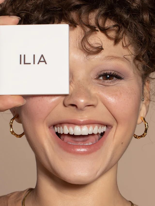 ILIA palette applied on eye showing blendable colors for day or night