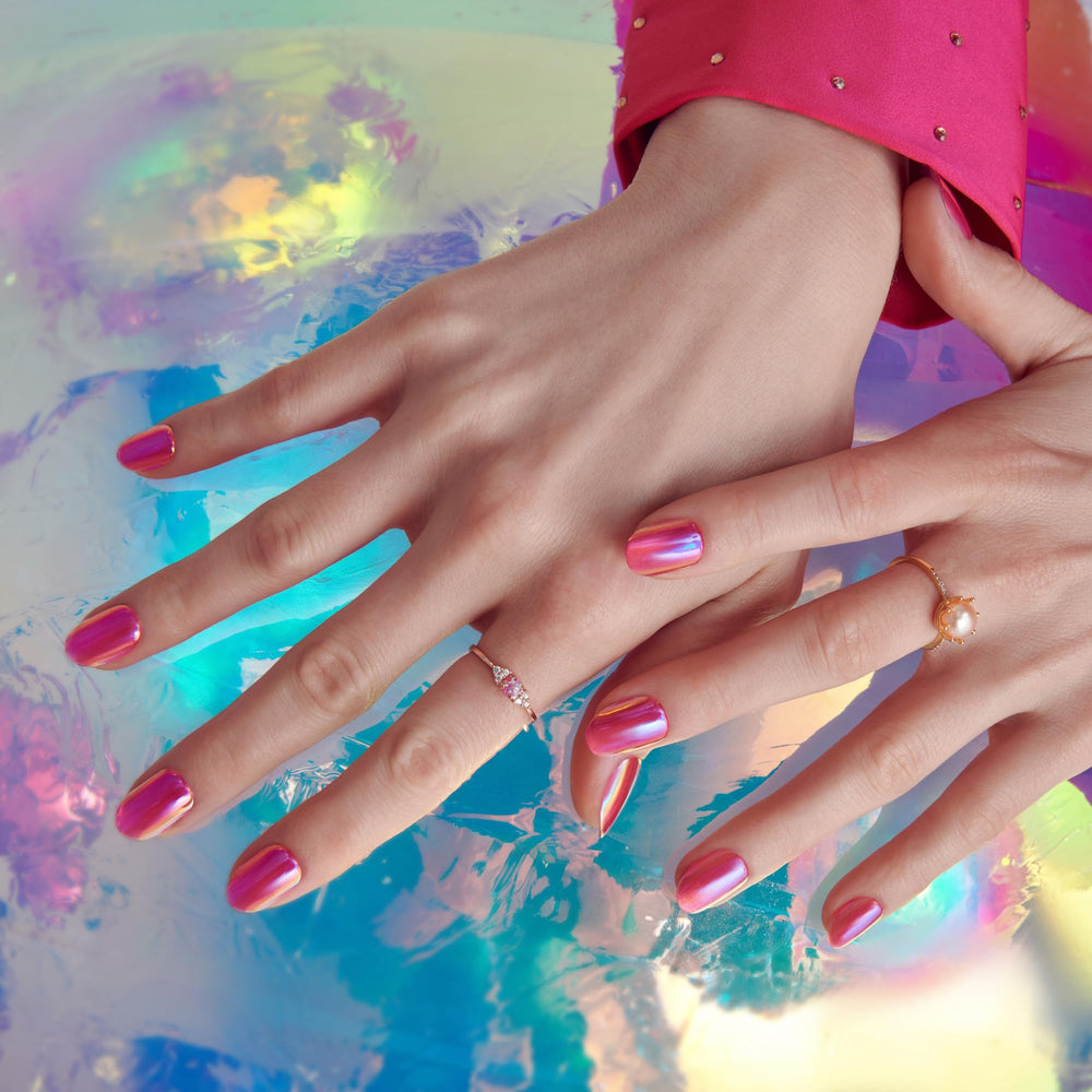 imPRESS pearlescent texture close-up showing iridescent shimmer benefit: mirror-like gloss