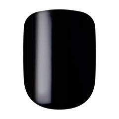 imPRESS on a hand model wearing short squoval nails for everyday elegance