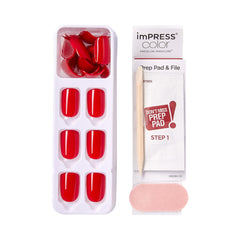 imPRESS pressing a nail onto natural nail demonstrating quick adhesion and comfort