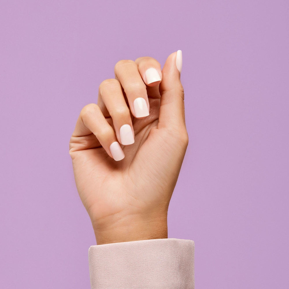 imPRESS close-up of single nail showing smooth glossy finish and realism