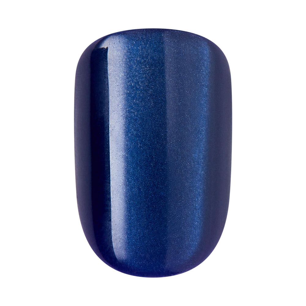 imPRESS lifestyle hand shot wearing Velvet Romance nails for event-ready style
