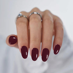 IQXGE cured manicure with high gloss shine, demonstrates durable salon finish