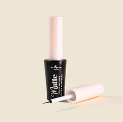 Italia Deluxe in-use lifestyle application drawing a winged eyeliner look benefit water-resistant wear