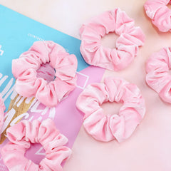 IVARYSS scrunchie worn on wrist as accessory, convenient ready-to-use benefit