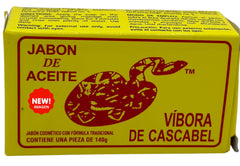 JABON DE ACEITE VIBORA DE CASCABEL foaming lather demonstrating effective cleansing