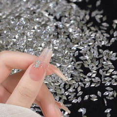 Jaliya close-up of faceted surface highlighting sparkle and light reflection