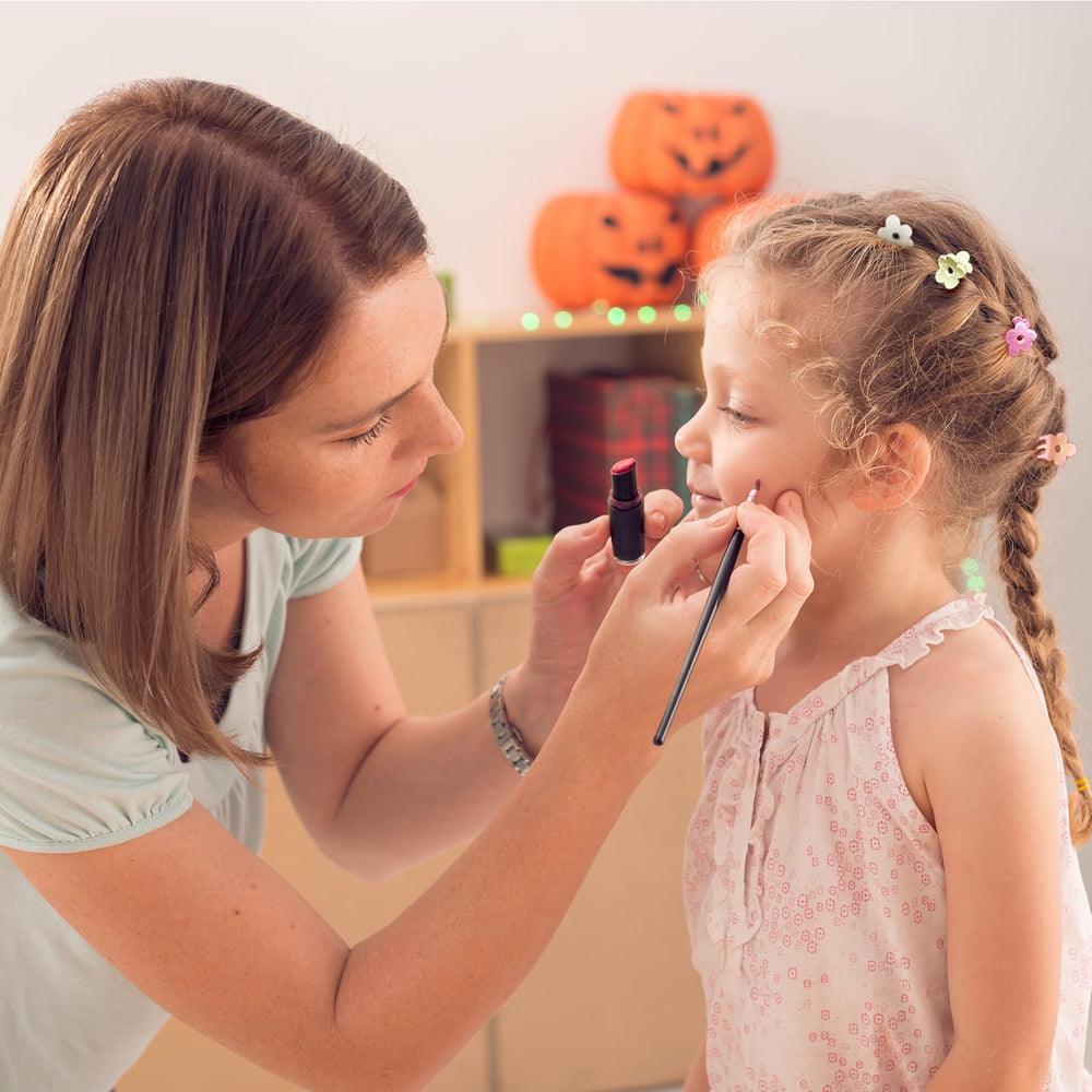 JANFUN toddler wearing multiple clips highlighting gentle hold and style
