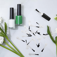 JDBZYDM brush applying dip liquid illustrating controlled, even polish coverage