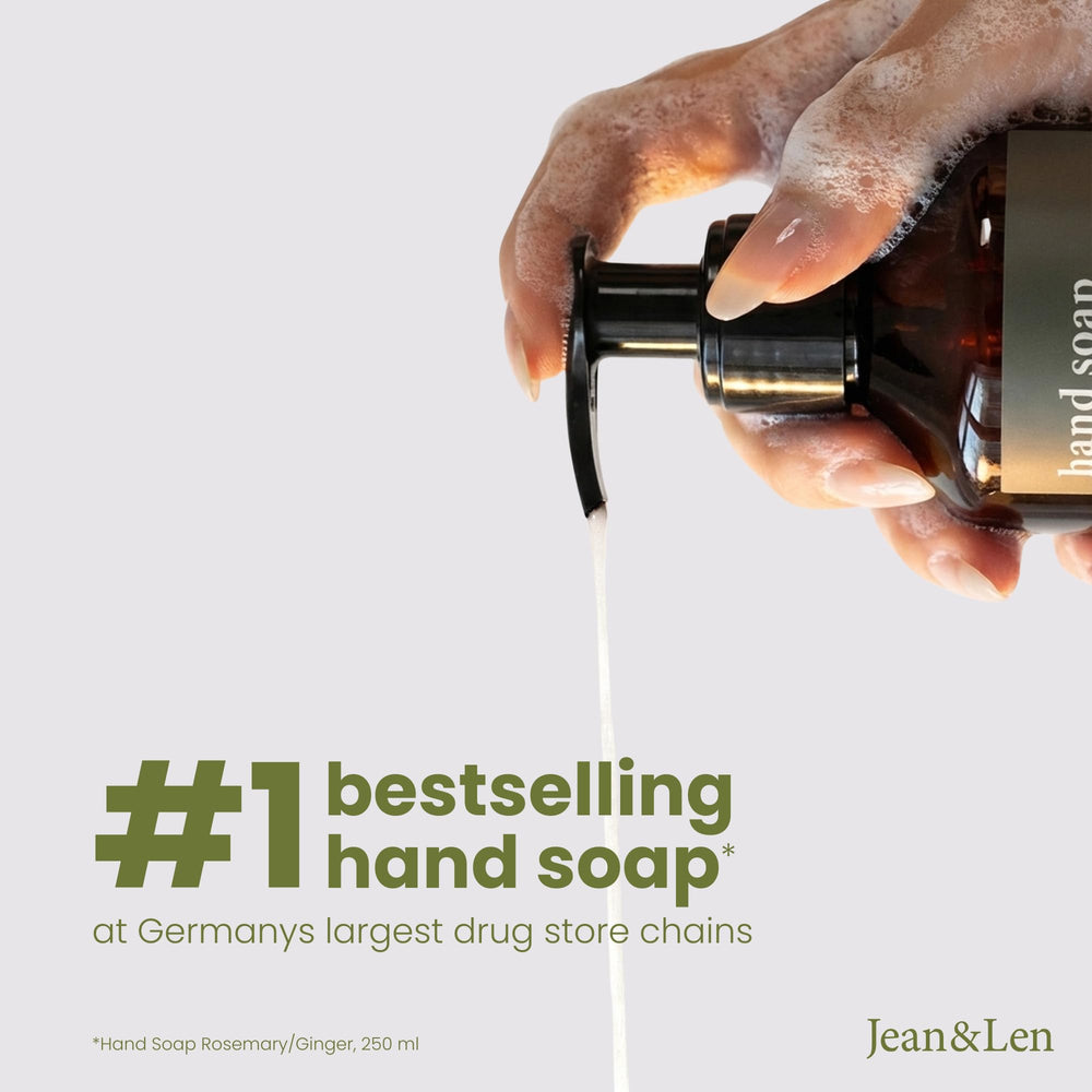 Jean & Len pump in sink setting illustrating everyday countertop use