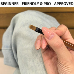 JFIYUOMCI brush creating a soft ombre gradient showing smooth blending benefit