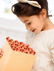 JMZYJZH clips arranged as gift display conveying sharing convenience