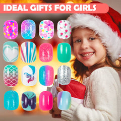 JOAOYO child hand wearing short full-cover nails illustrating neat fit