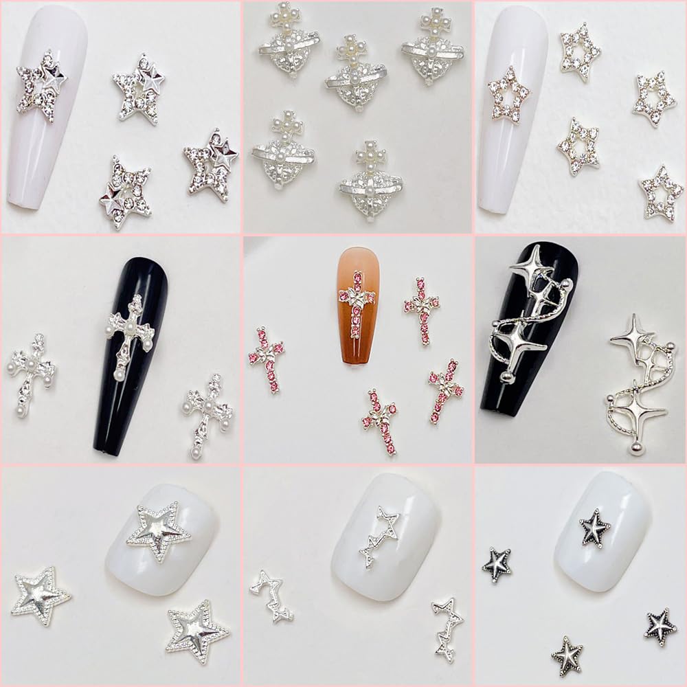 KACHIMOO charms applied on manicure demonstrating stylish Y2K look