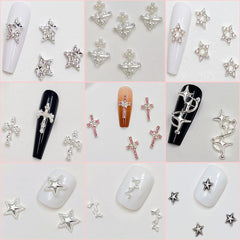 KACHIMOO charms applied on manicure demonstrating stylish Y2K look