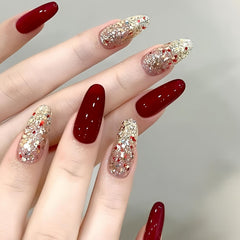 KAHSOSE woman applying polish showing easy application and time-saving benefit