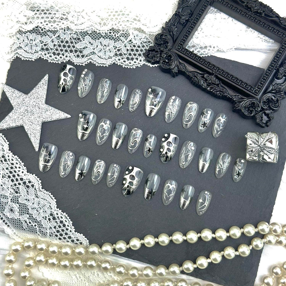 KEHKFSEF model wearing nails in lifestyle scene showcasing Y2K-gothic style impact