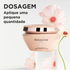 KÉRASTASE hand scooping mask illustrating easy application benefit