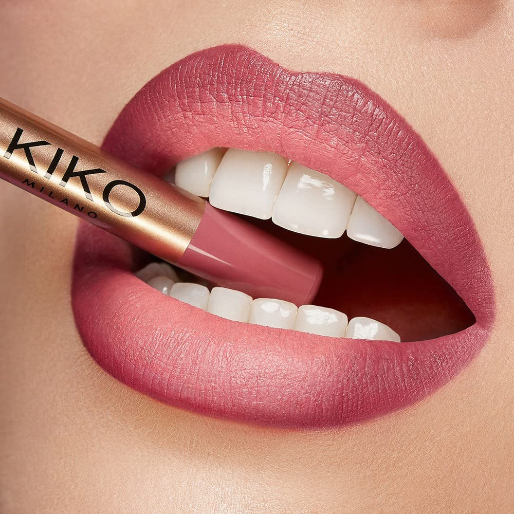 KIKO Milano lip liner applied on lips showing defined contour and longer-lasting lipstick hold