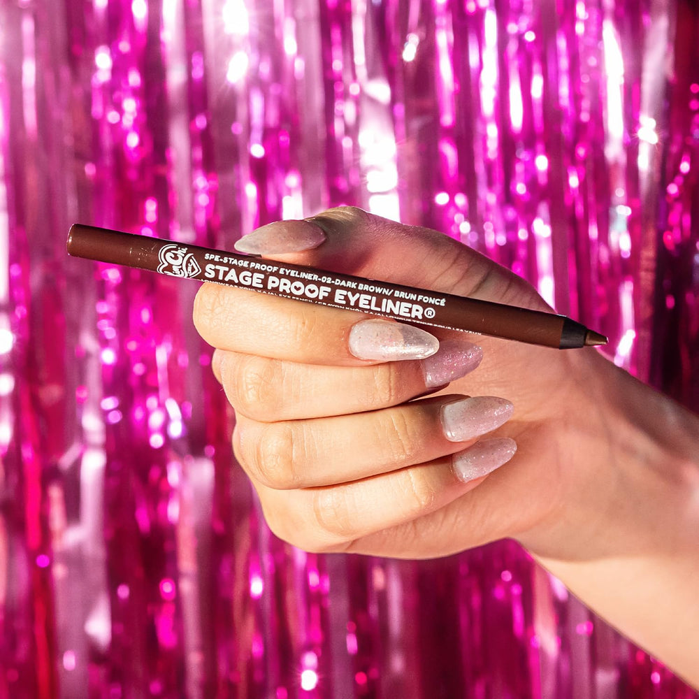 Kimchi Chic applying liner to lash line demonstrating lasting definition benefit