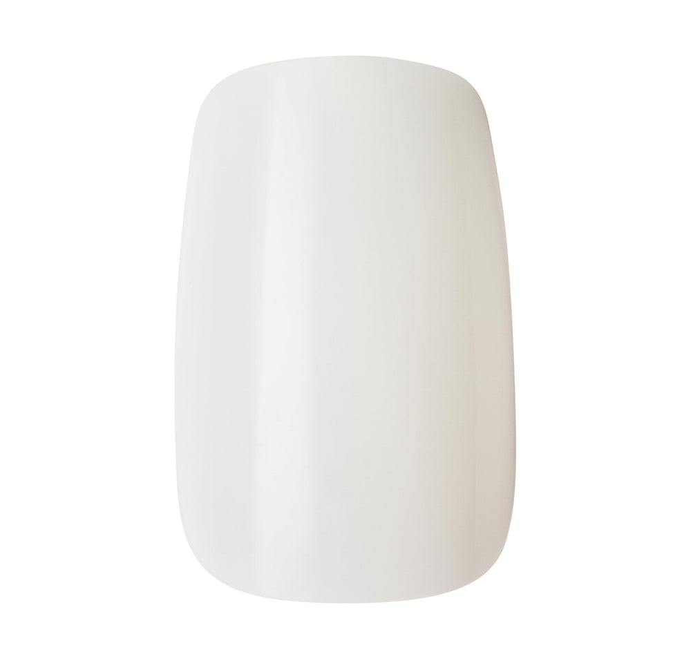 KISS nails applied on hand demonstrating Active Square shape and quick polished look