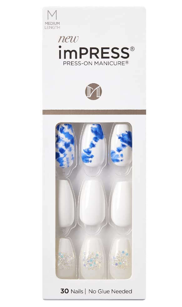 KISS front packaging showing full 30-piece kit and tools for easy at-home application