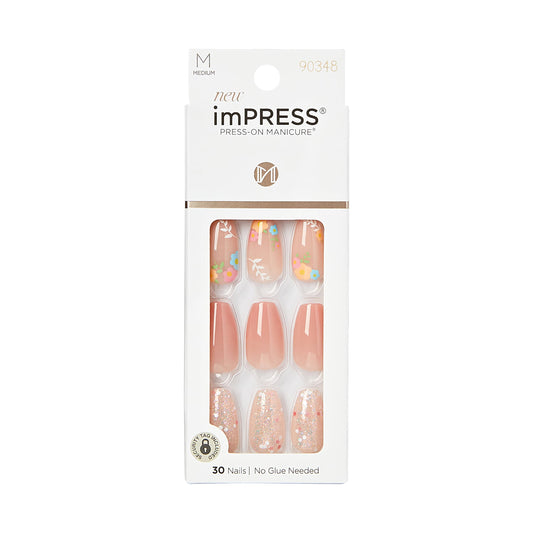 KISS front packaging showing 30 press-on nails and kit; clear product overview benefit