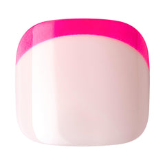 KISS imPRESS glossy nail close-up showing smooth texture and salon shine