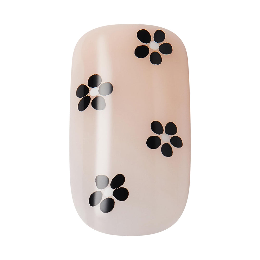 KISS imPRESS nails on hand for scale comparison and natural look benefit